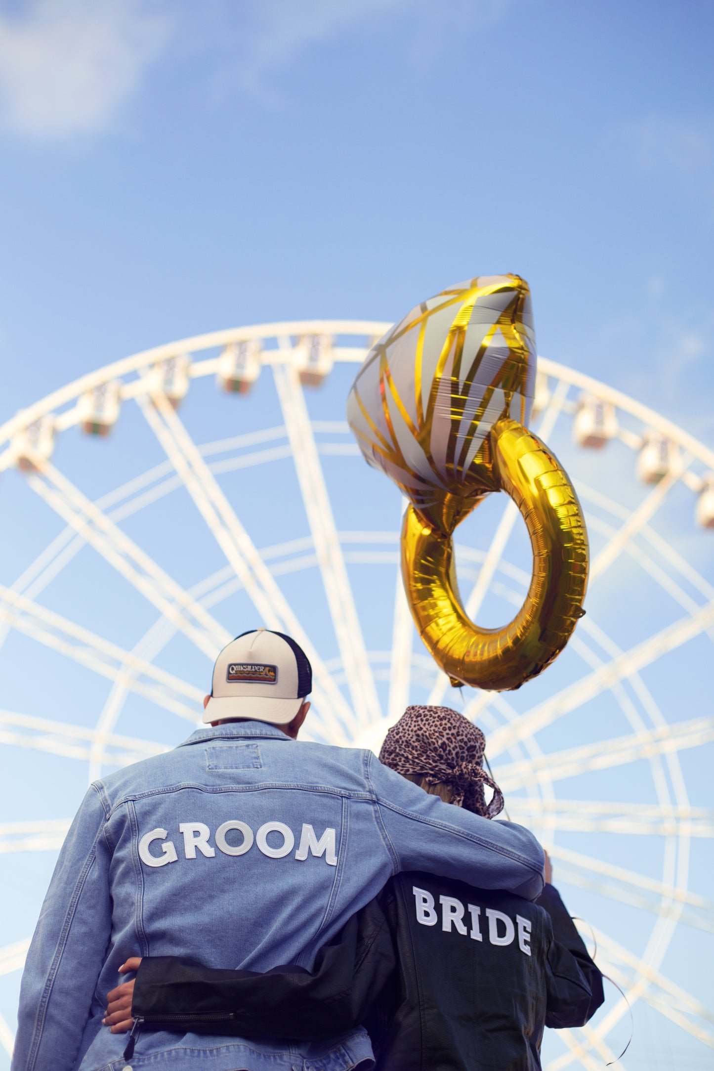 Folijas balons “Gredzena formā”, 60 × 95 cm, krāsu miks