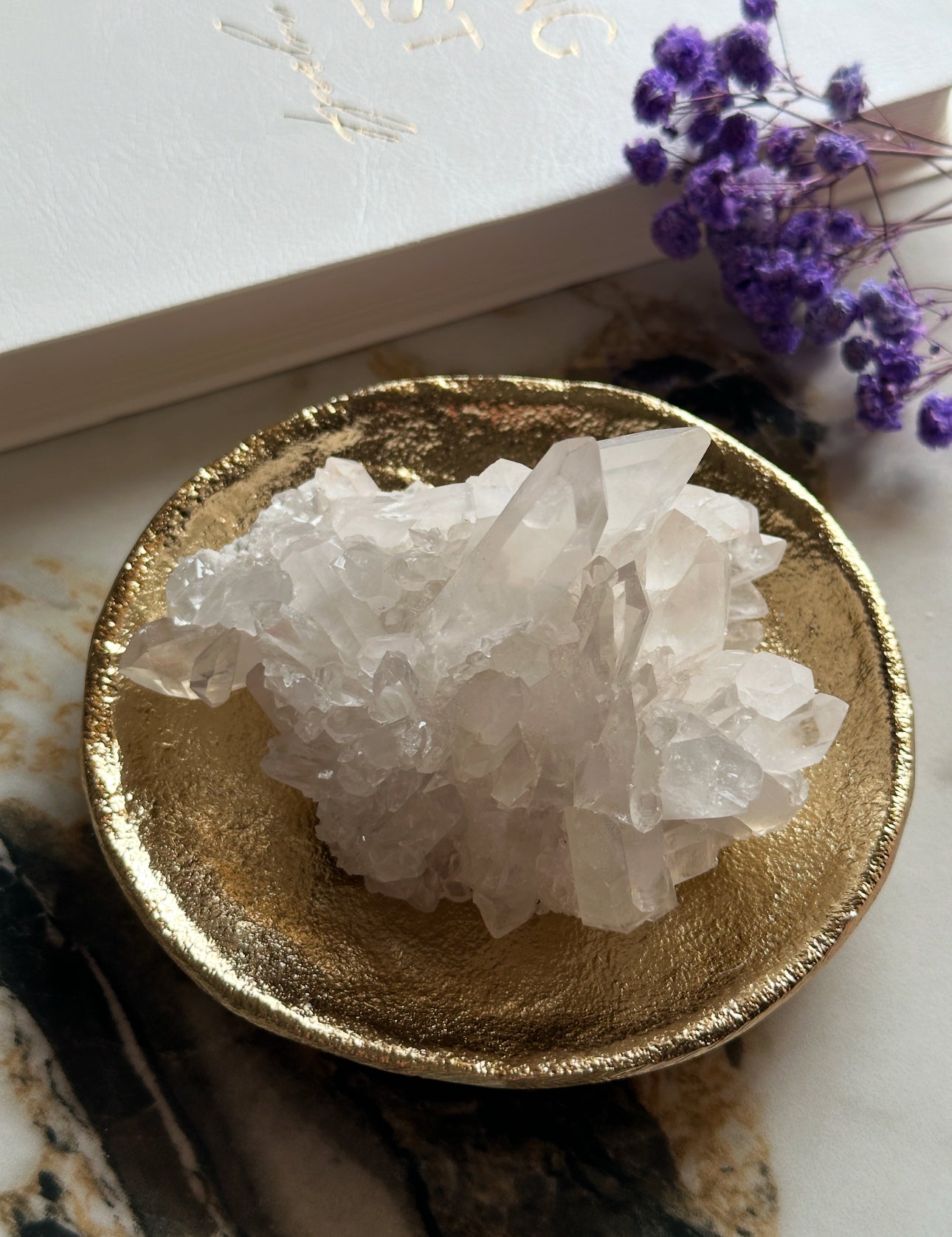 Clear Quartz Crystal cluster🤍 210 grams