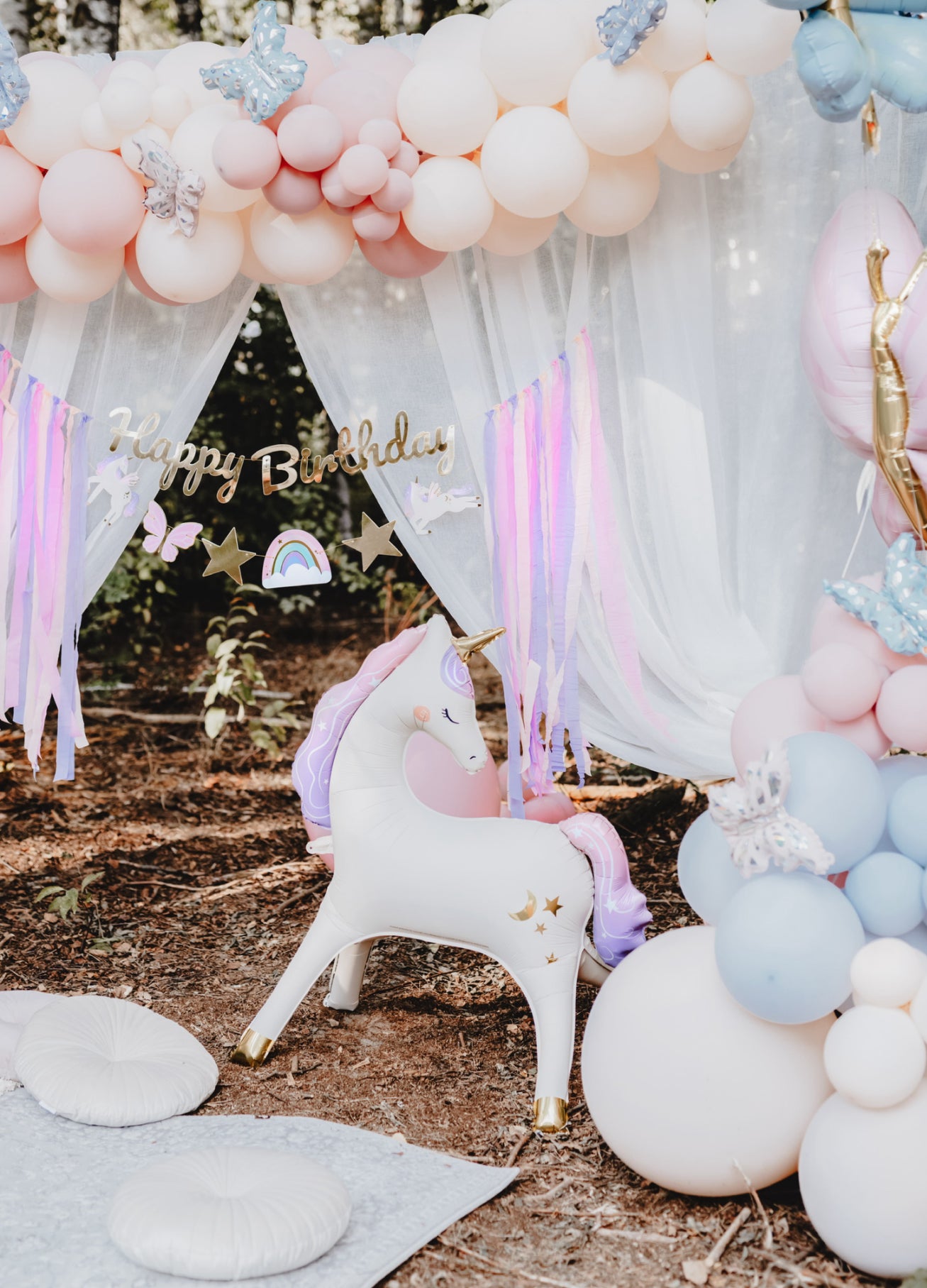 Stāvošs folija balons “Vienradzis”, 95 x 86 cm, bēšā krāsā ar zelta un varavīksnes elementiem