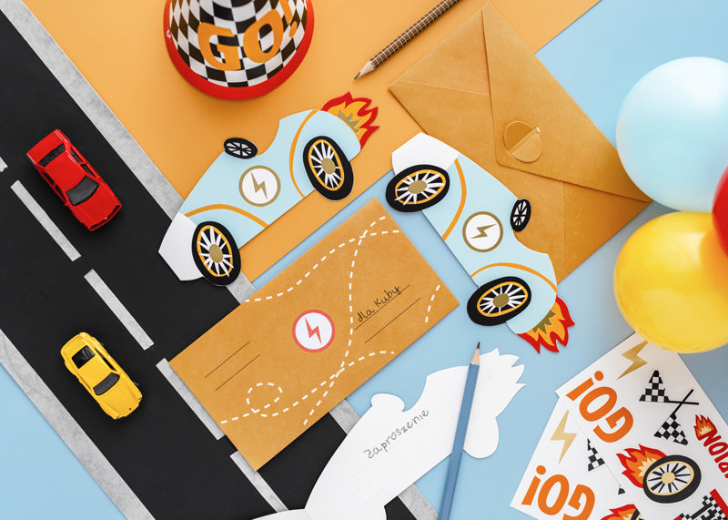 "Sacīkšu auto fanu ballīte" pinterestīgs ballīšu komplekts, vērtība 60.50 eur (54 produkti)