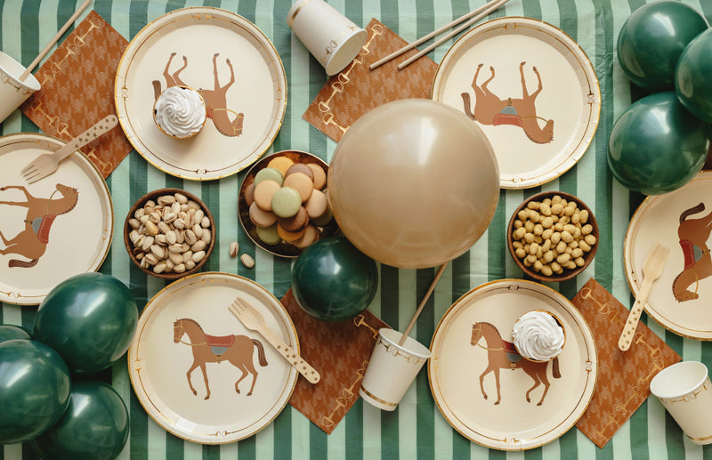 "Zirgu ballīte" pinterestīgs ballīšu komplekts, vērtība 40.30 eur (32 produkti)