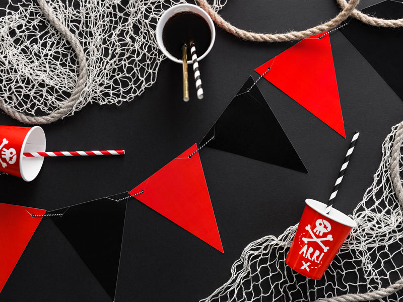 "Pirātu ballīte" pinterestīgs ballīšu komplekts, vērtība 62.00 eur (70 produkti)