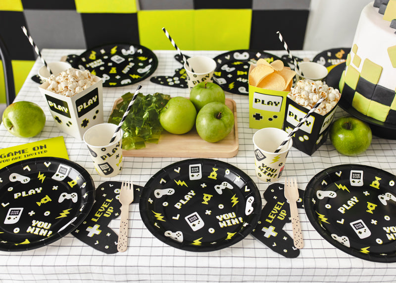 "Geimeru ballīte" pinterestīgs ballīšu komplekts, vērtība 49.40 eur (54 produkti)